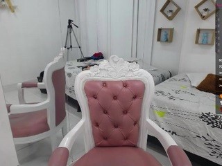 Trixie naked Live Sex Chat Room