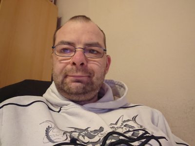 truckergott@xh naked stripping on cam for live sex video chat