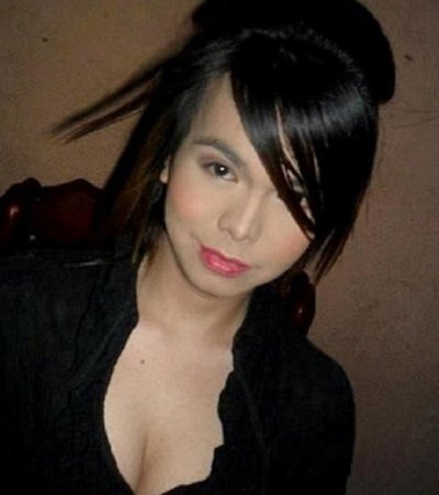 VeryFeminineTrans naked stripping on cam for live sex video chat