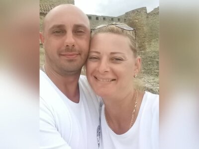 VeryHqtCouple naked stripping on cam for live sex video chat