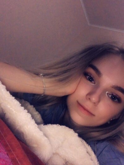 VirginChloe naked stripping on cam for live sex video chat