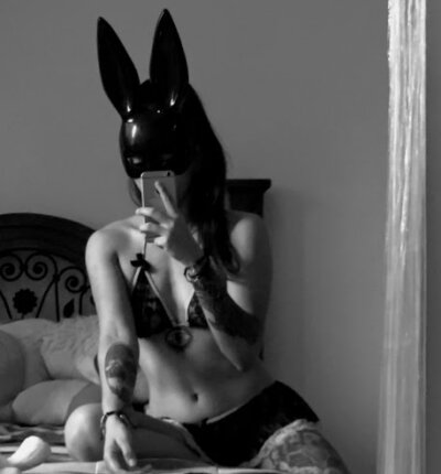 wearestrangers naked stripping on cam for live sex video chat
