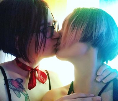 WeHavePussies naked stripping on cam for live sex video chat