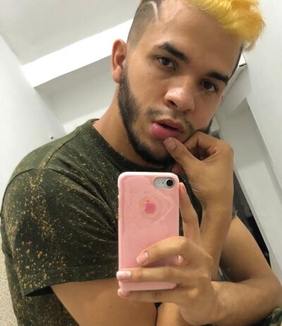 white_boyx naked stripping on cam for live sex video chat