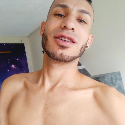 wilferlatinhot naked stripping on cam for live sex video chat