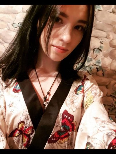 X_Amelia_ naked stripping on cam for live sex video chat
