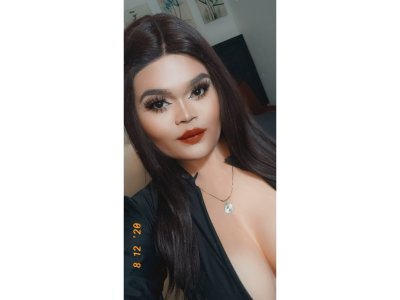 xBelindaLove naked stripping on cam for live sex video chat