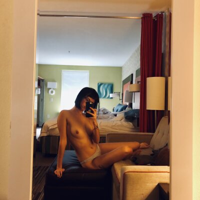 yourgirl_Nicole naked stripping on cam for live sex video chat