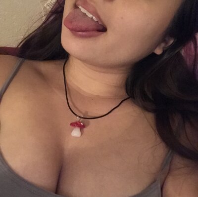 cutseykins69 naked stripping on cam for live sex video chat