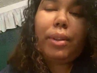 soyouthickthick naked Live Sex Chat Room