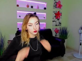 courtneylux naked Live Sex Chat Room