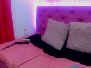 heiilynn naked Live Sex Chat Room
