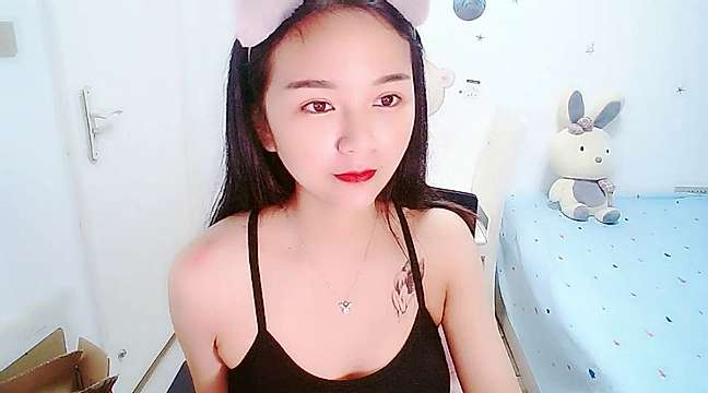 Aimee-li naked stripping on cam for live sex video chat