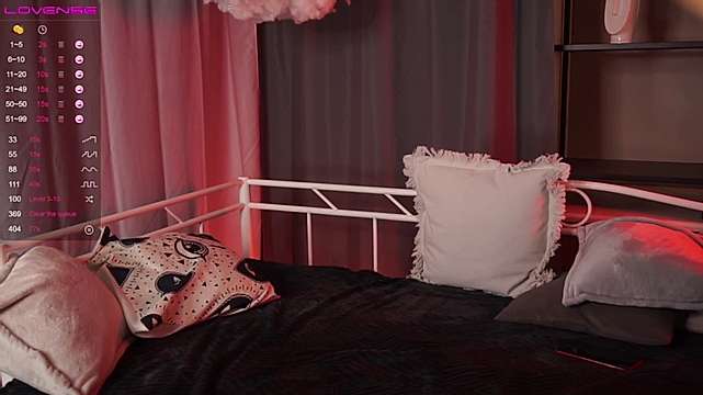 Amanda_chase naked stripping on cam for live sex video chat