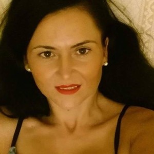 Andra_ naked before webcam in live video chat