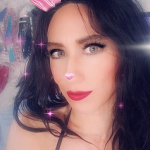 CandySextoy naked before webcam in live video chat