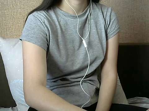 Diaanka69 naked stripping on cam for live sex video chat