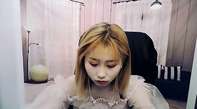 dsj_lucy naked stripping on cam for live sex video chat