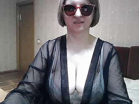 Emilissa naked stripping on cam for live sex video chat