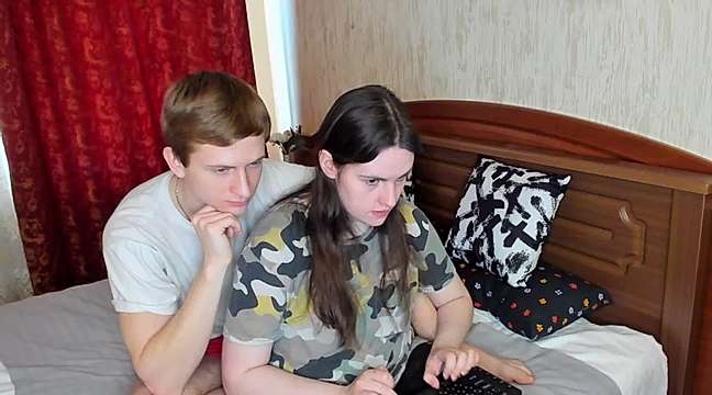 enjoyingthelife naked stripping on cam for live sex video chat