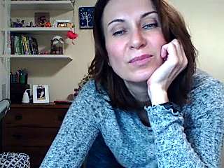FoxySienna naked stripping on cam for live sex video chat