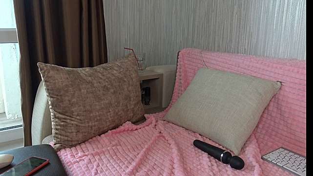 LauraWchite_ naked stripping on cam for live sex video chat