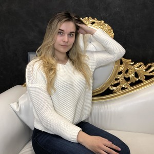 Lilian_Loly naked before webcam in live video chat