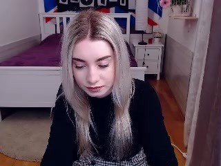 livelyfavel naked Live Sex Chat Room
