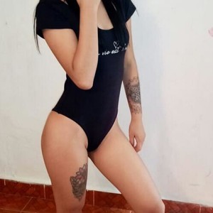 Louisk naked before webcam in live video chat