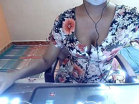 mallugirl4u naked stripping on cam for live sex video chat
