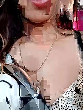Renuka_Gupta25 naked stripping on cam for live sex video chat