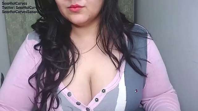SexyHotCurves naked stripping on cam for live sex video chat