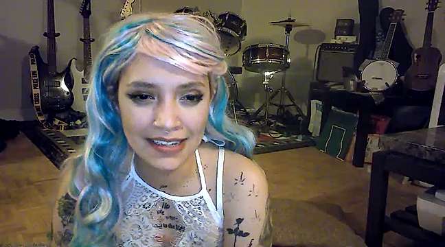 SoyerDaae naked stripping on cam for live sex video chat