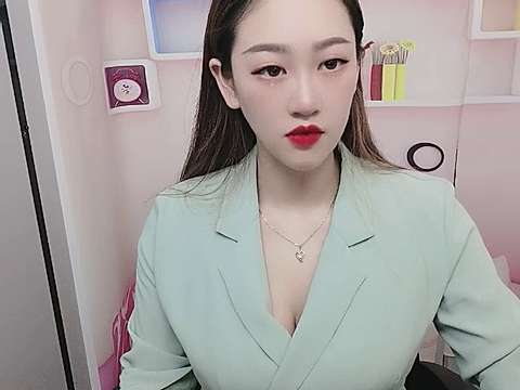 WaterMelonlu naked stripping on cam for live sex video chat