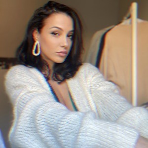 YoyoM_ naked before webcam in live video chat