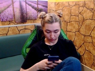 candysmoke naked Live Sex Chat Room