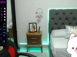 charlotte-e naked Live Sex Chat Room