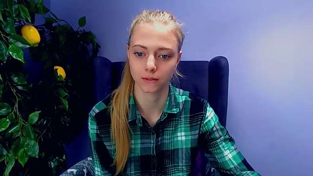Eva_Rich naked stripping on cam for live sex video chat