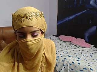 Hannyfox_ naked stripping on cam for live sex video chat