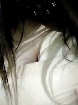ishh_queen_07 naked stripping on cam for live sex video chat
