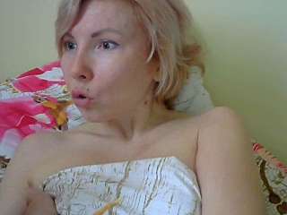 Kelly_Owens naked stripping on cam for live sex video chat