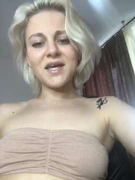 LadyMello naked stripping on cam for live sex video chat