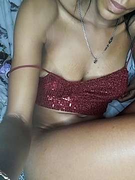 minnie-moni naked stripping on cam for live sex video chat