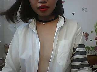 NhiNhi_love naked stripping on cam for live sex video chat