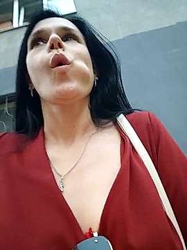 Secrets_Victoriass naked stripping on cam for live sex video chat