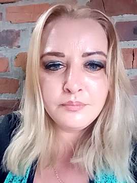 SindiHelen naked stripping on cam for live sex video chat