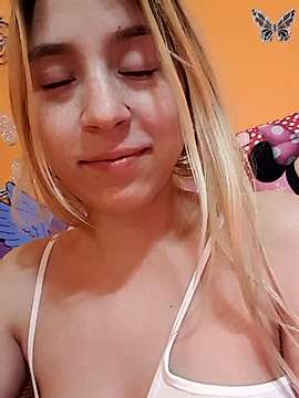Smiley_Miley naked stripping on cam for live sex video chat