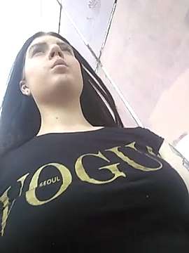 Switty_Nika naked stripping on cam for live sex video chat