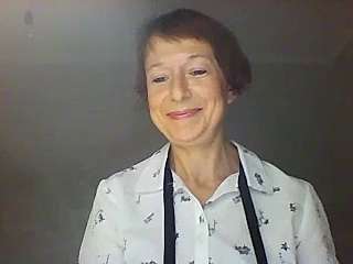 VictiryLove naked stripping on cam for live sex video chat