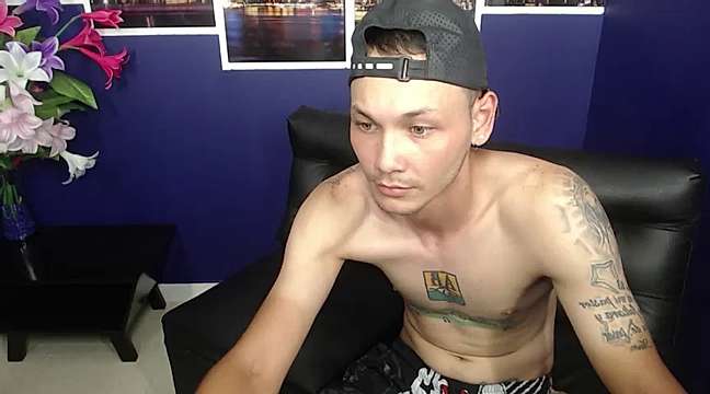 Wondercouple1x naked stripping on cam for live sex video chat